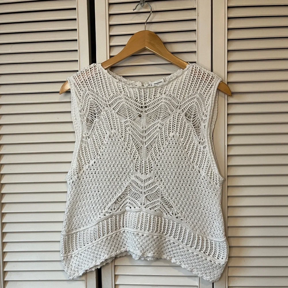 Abercrombie & Fitch Crochet Sleeveless Top - Picture 2 of 6